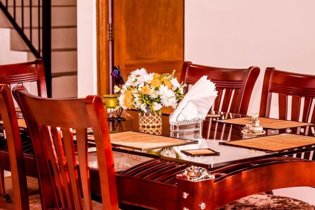 Saru Holiday Apartment - Upto 6 Guests Kandy Dış mekan fotoğraf