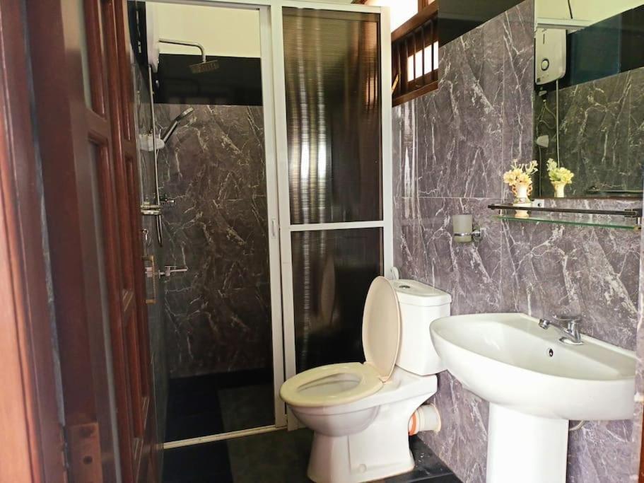 Saru Holiday Apartment - Upto 6 Guests Kandy Dış mekan fotoğraf