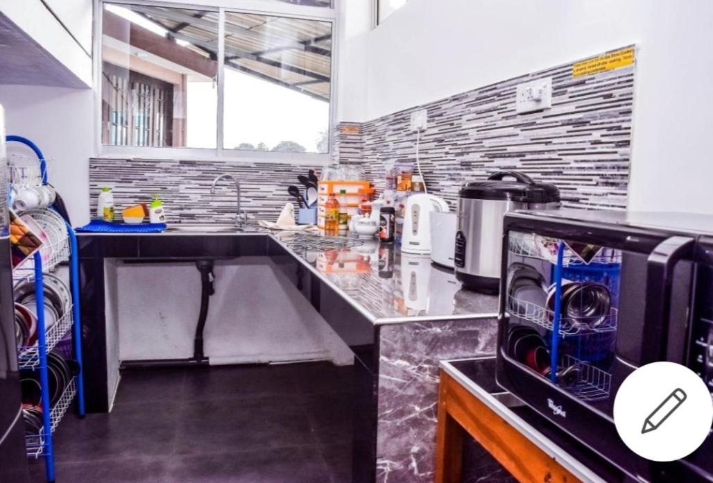 Saru Holiday Apartment - Upto 6 Guests Kandy Dış mekan fotoğraf