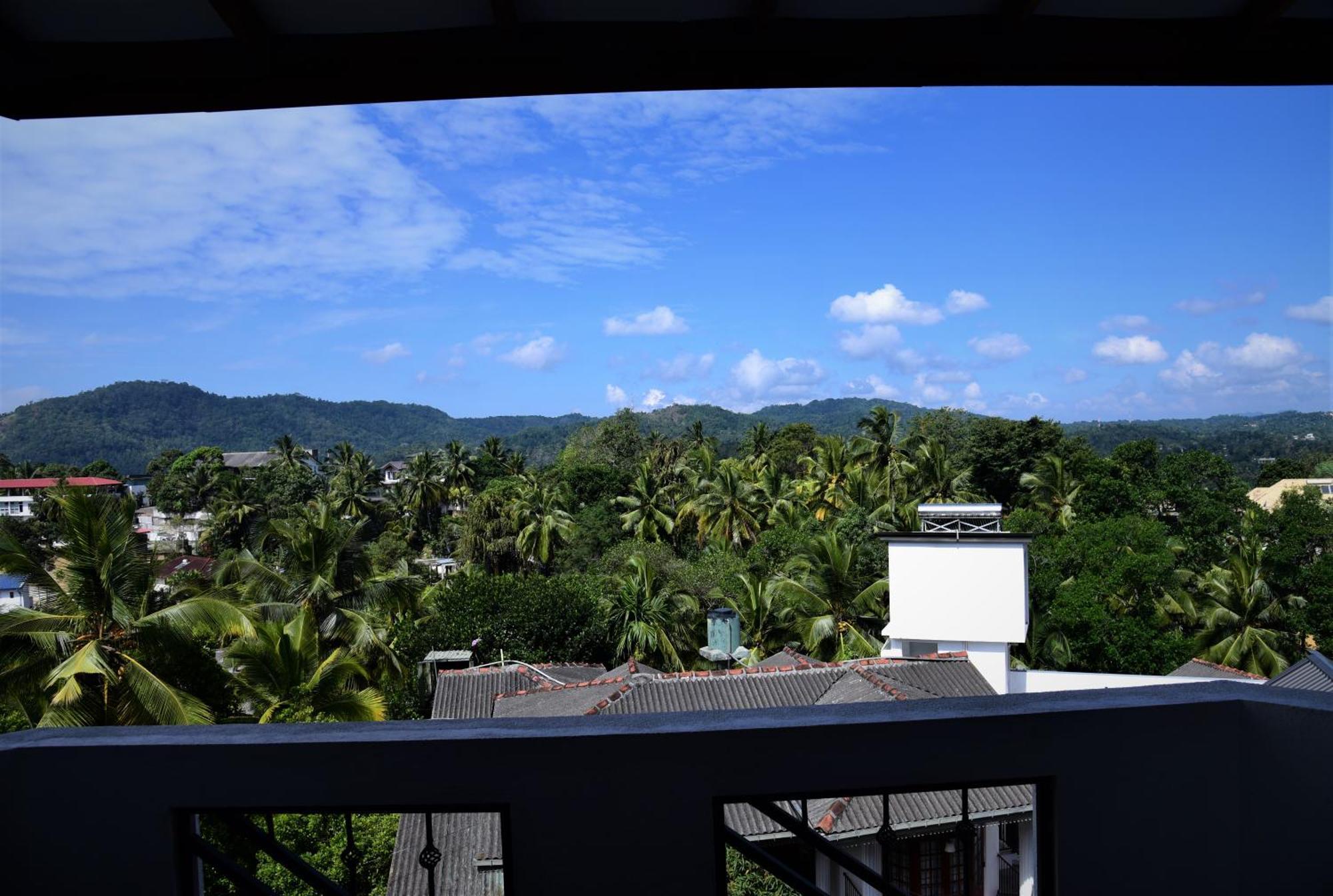 Saru Holiday Apartment - Upto 6 Guests Kandy Dış mekan fotoğraf
